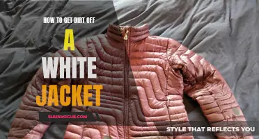 The Best Methods for Removing Dirt Stains from a White Jacket