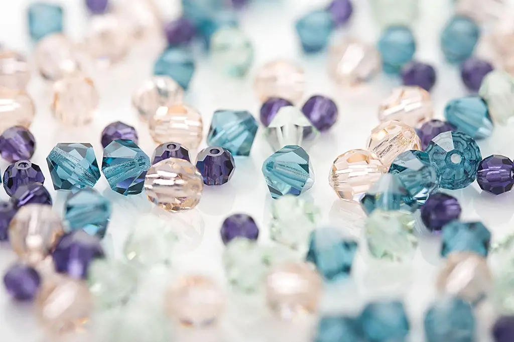 Can You Use Swarovski And Preciosa Crystals On The Same Dress? | ShunVogue