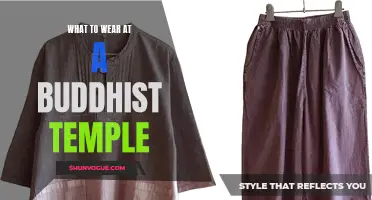 Dress Code for Visiting a Buddhist Temple: What to Wear